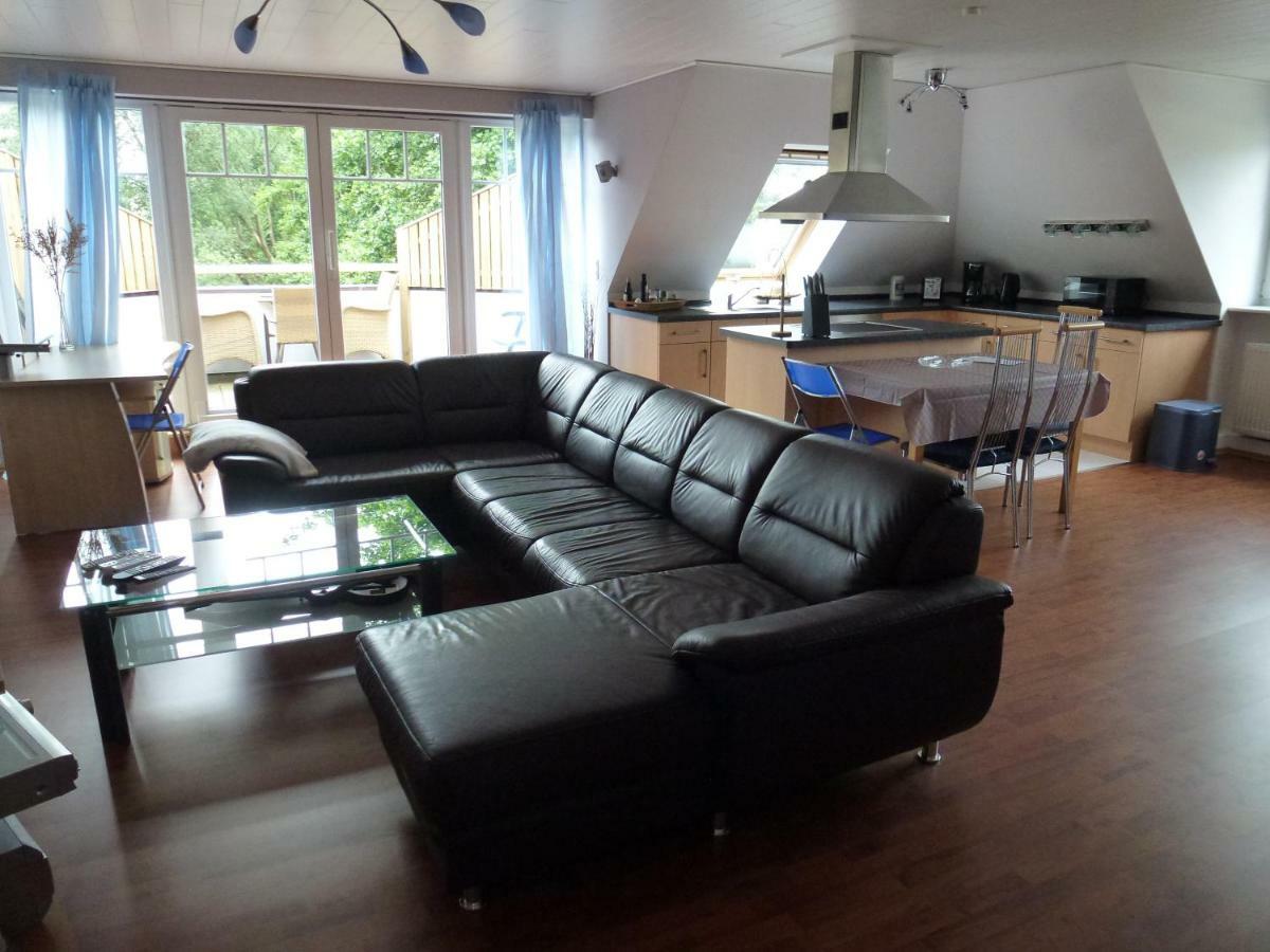 Moderne Maisonette-Wohnung Am Karpfenteich; Modern Apartment With View Of The Carp Pond Barmstedt Kültér fotó
